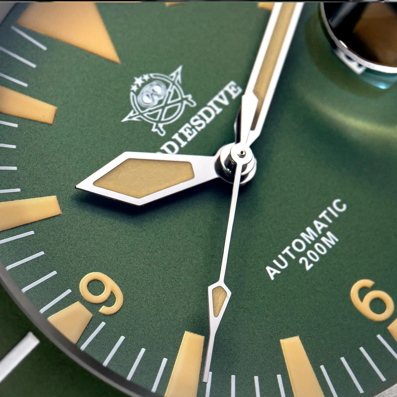 ADDIESDIVE Automatic Dive Watch for Men Steel Band Waterproof Diver 200 M Japan NH35A Movement