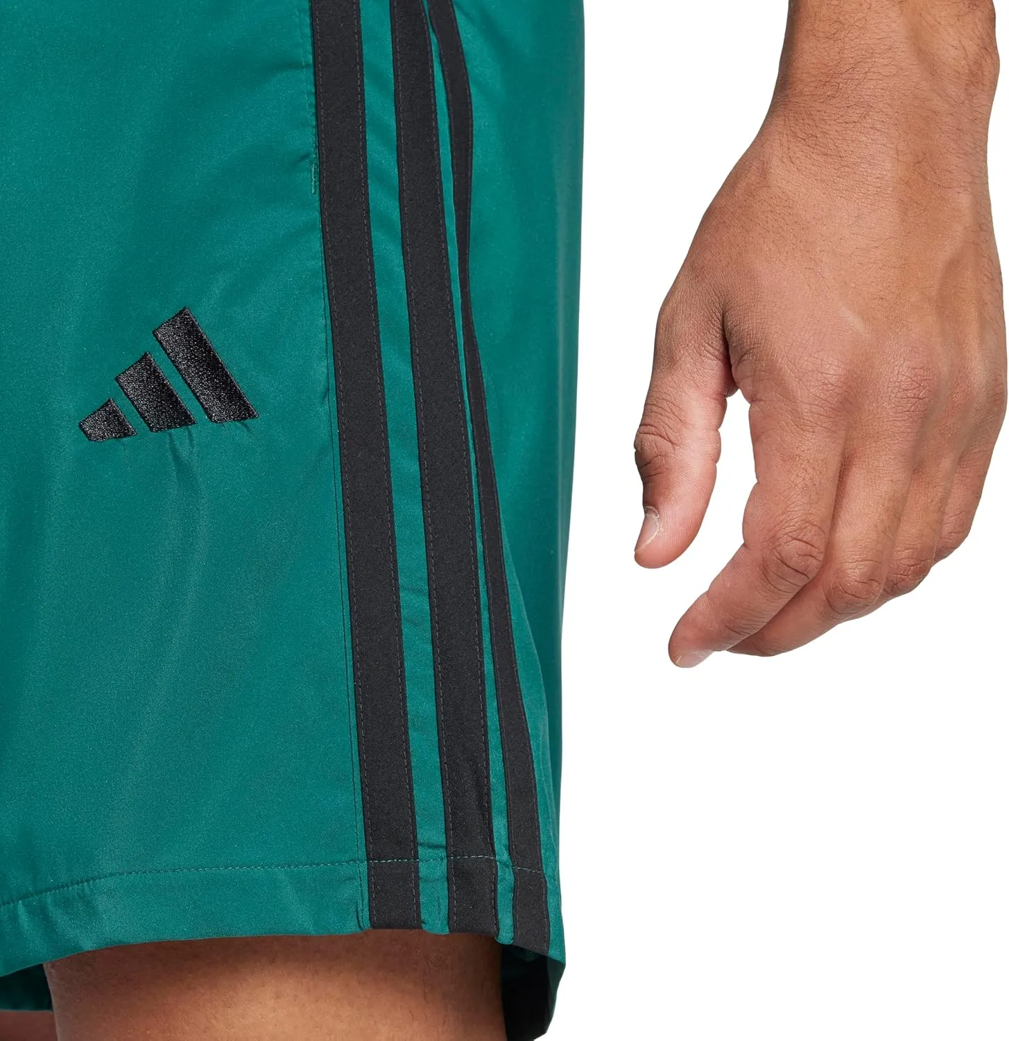 adidas Men's Essentials 3-Stripes Chelsea 7-inch Shorts