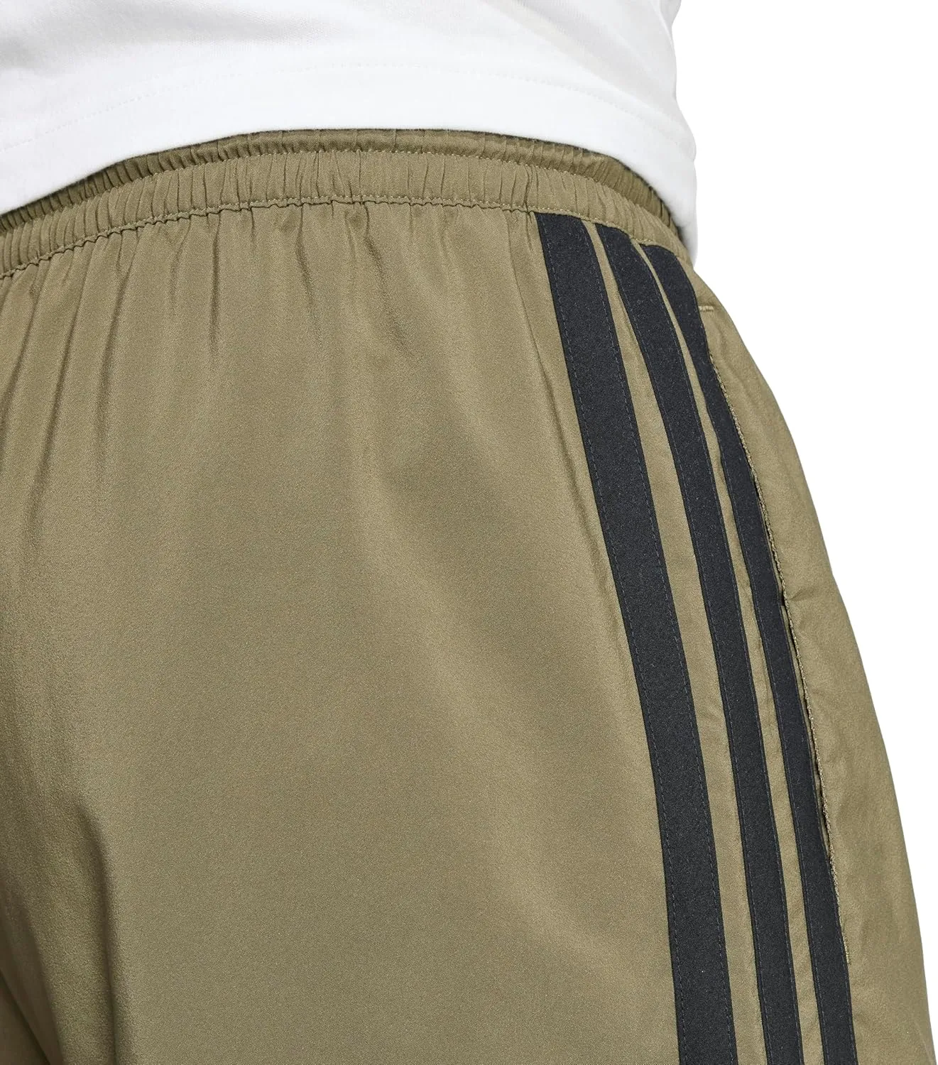 adidas Men's Essentials 3-Stripes Chelsea 7-inch Shorts