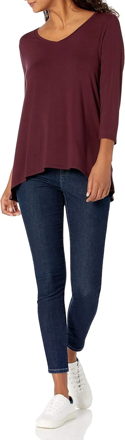 Amazon Essentials Women's 3/4 Sleeve V-Neck Swing T-Shirt (Available in Plus Size), Pack of 2