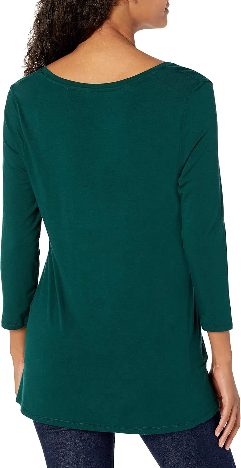 Amazon Essentials Women's 3/4 Sleeve V-Neck Swing T-Shirt (Available in Plus Size), Pack of 2