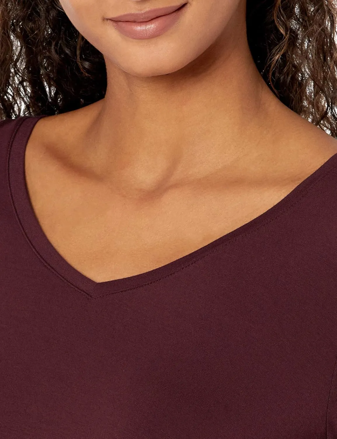 Amazon Essentials Women's 3/4 Sleeve V-Neck Swing T-Shirt (Available in Plus Size), Pack of 2