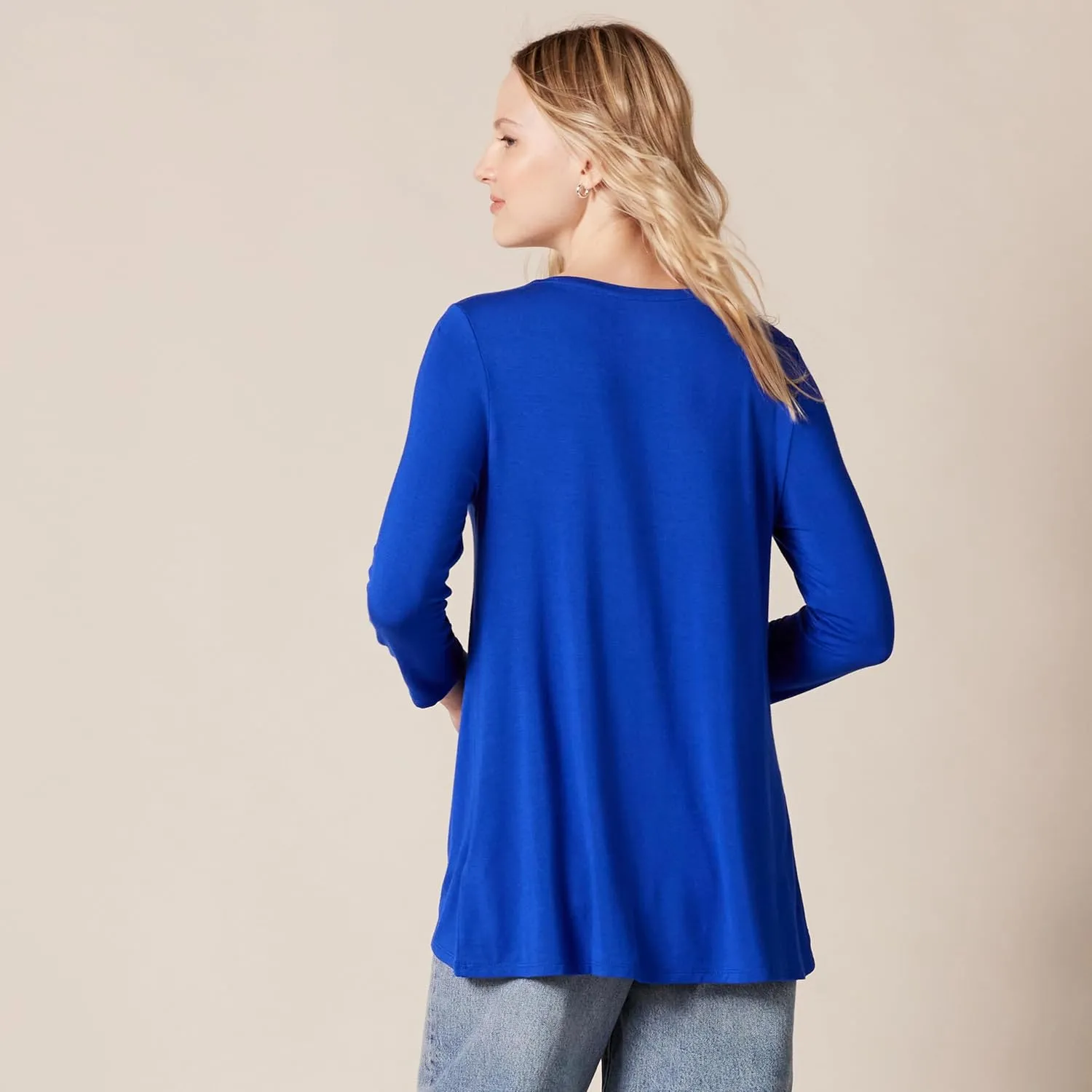 Amazon Essentials Women's 3/4 Sleeve V-Neck Swing T-Shirt (Available in Plus Size), Pack of 2